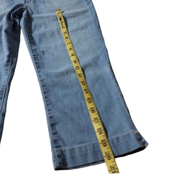 Bandolino Blu Women's Light Blue Missy Sams Capris Jeans Size 8! - Picture 10 of 12